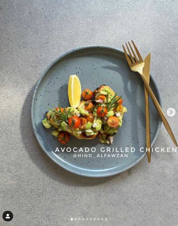 صدور دجاج بالافوكادو دجاج مشوي بالافوكادو