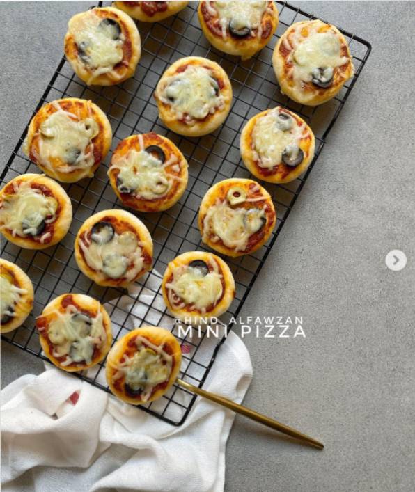 طريقة عمل أقراص الميني بيتزا أقراص الميني بيتزا