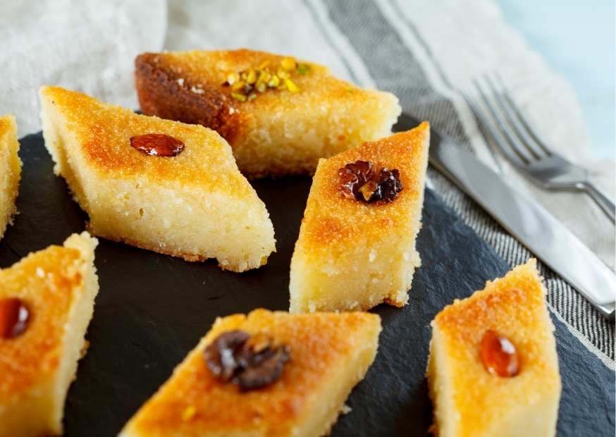 طريقة عمل بسبوسة الطازج بسبوسة الطازج بالحليب المكثف