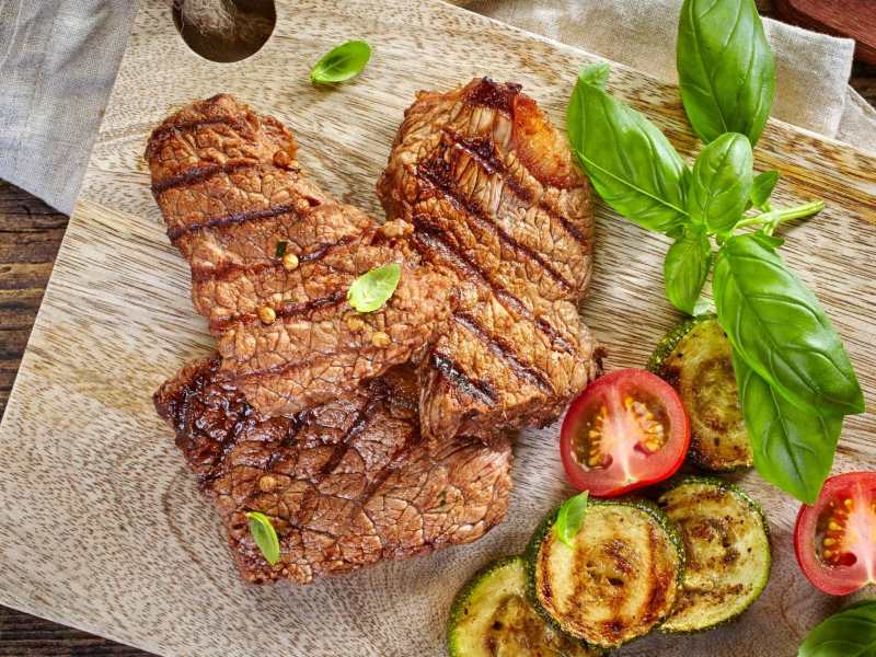 تتبيلة اللحمة المشوية على الفحم للشيف علاء