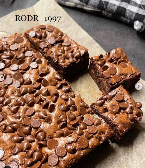 براونيز بحبيبات الشوكولاته