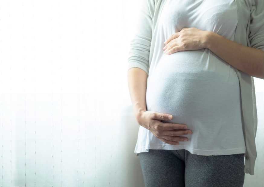 الوقوف للحامل الشهور الأولى