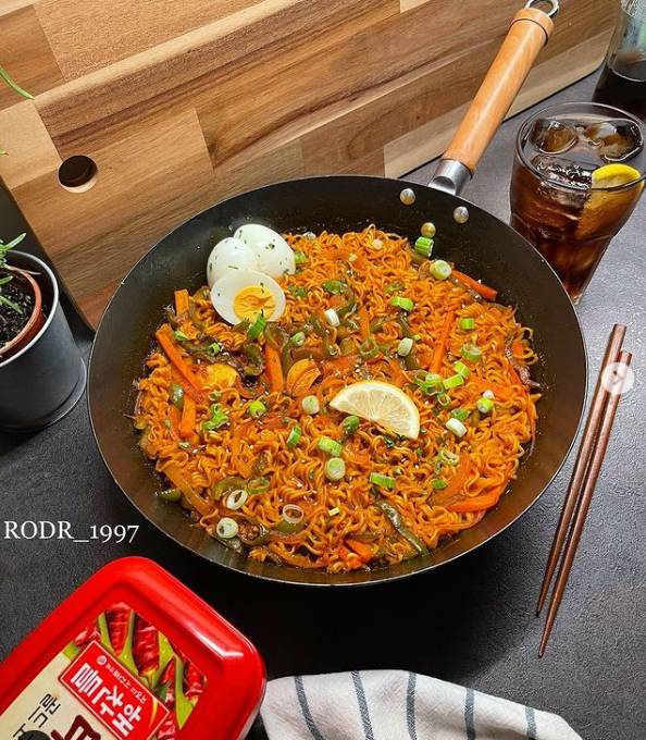 نودلز بالخضار طريقة عمل نودلز بالخضار