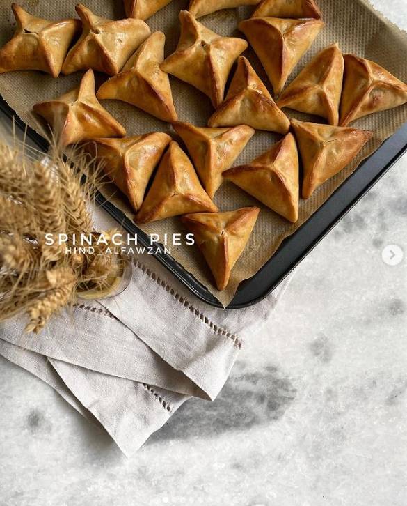 فطائر السبانخ بالدقيق الأسمر
