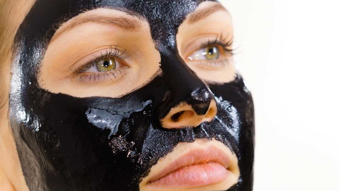 ماسك الفحم والجيلاتين