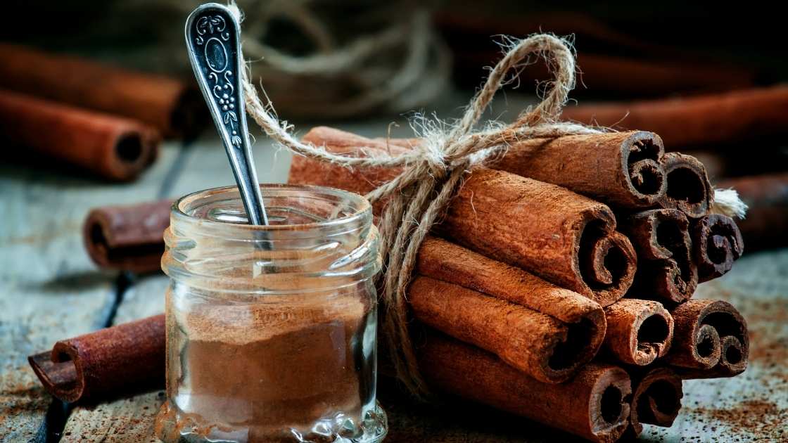ماسك القرفة لعلاج مشكلات البشرة ماسك القرفة لعلاج مشكلات البشرة