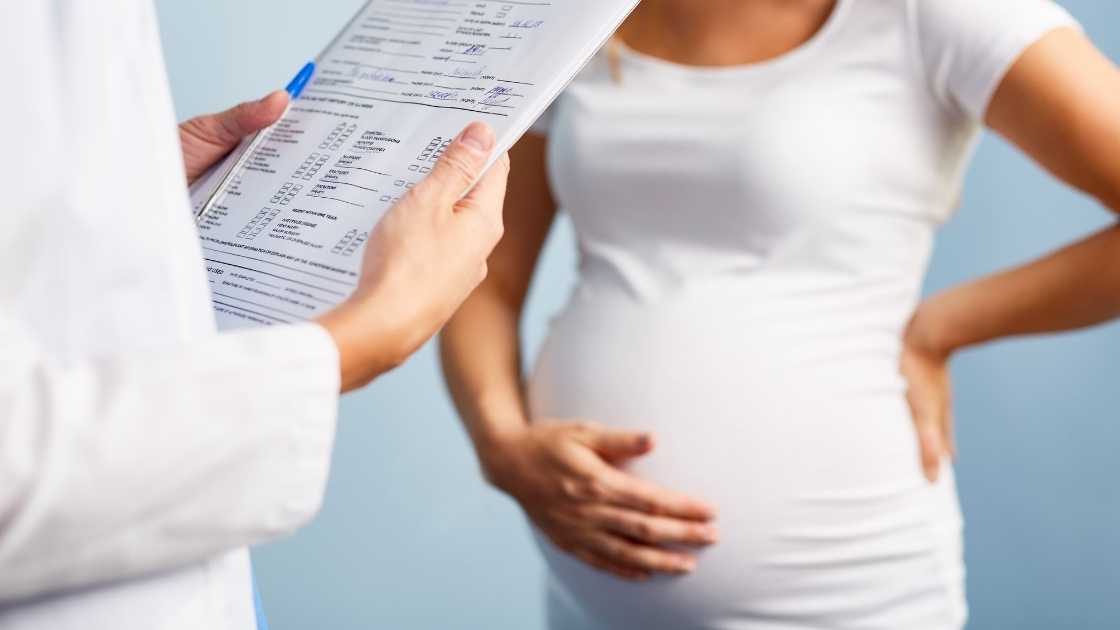 طريقة المشي لتسهيل الولادة