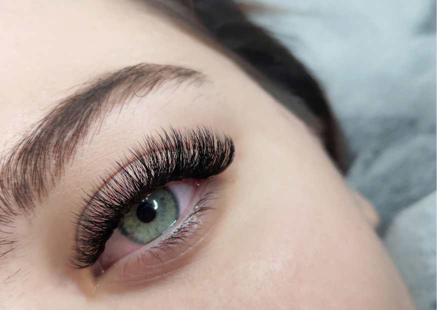 تطويل الرموش