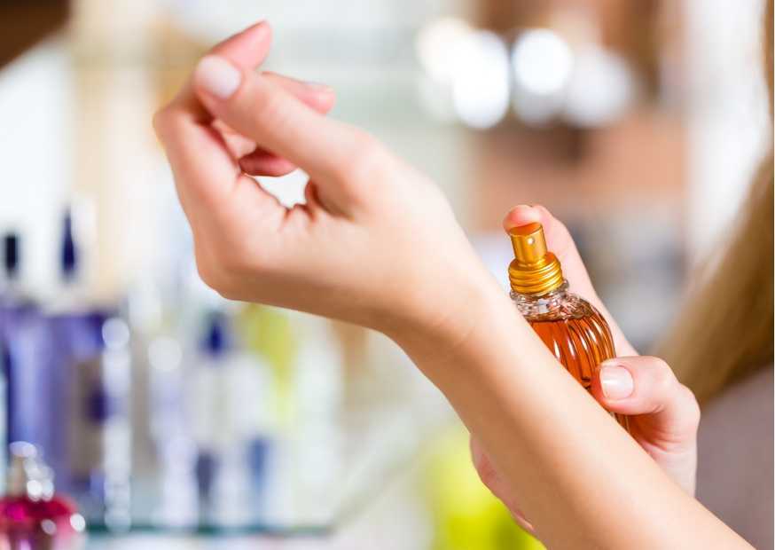 عطر الشيخ برائحة العود عطر الشيخ برائحة العود