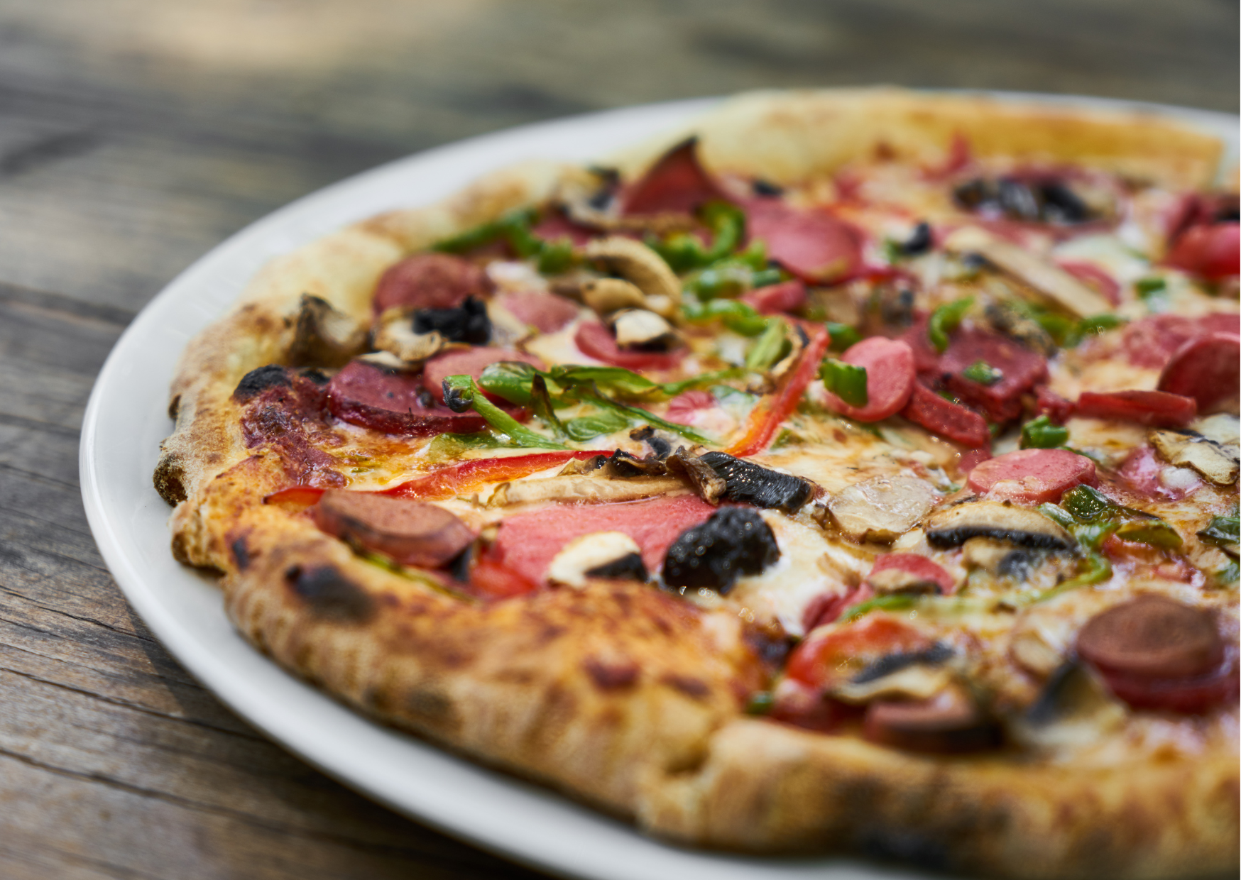 طريقة عمل البيتزا بالنقانق