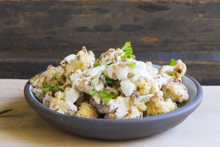 طريقة عمل زهرة بالطحينة