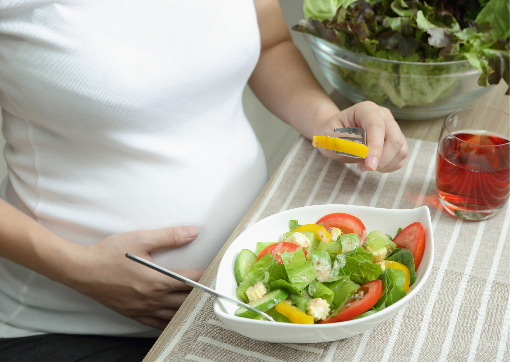 لماذا تشعر الحامل بالجوع الشديد لماذا تشعر الحامل بالجوع الشديد