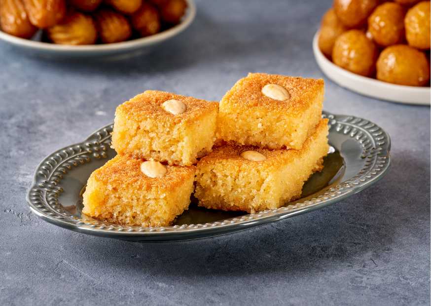 مكونات عمل الهريسة بالسميد