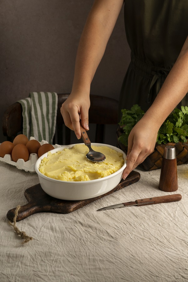 portuguese-traditional-delicious-empadao-dish