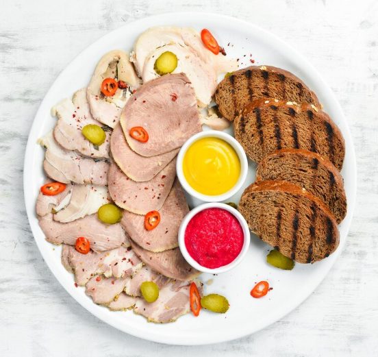 طريقة عمل لانشون الفراخ البيتي طريقة عمل لانشون الفراخ البيتي